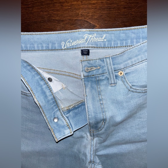 Universal Thread Mid Rise Crop Jeans size 4/27 R - Picture 4 of 13
